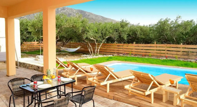White Lake Holiday House, Book Villa Chrysoskalitissa Greece