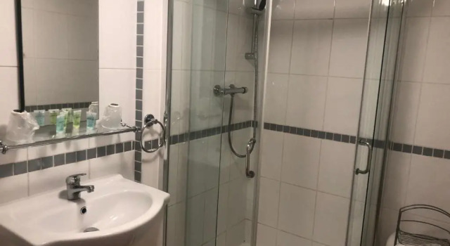 Двухместный номер Standard Цокольный этаж Brookside Hotel & Residents Bar , Cozy lounge areas & Terrace ,Suitable for Solo Travelers Couples Educational Groups Families & Contractors welcome
