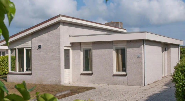 Bungalow in Netherlands With Private Sauna, Book Vacation Home Kamperland 