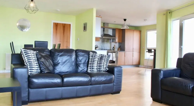 Modern 3 Bedroom Property Near Edinburgh Harbour, Prenota Appartamento Hotel a Midlothian con parcheggio, Parcheggio