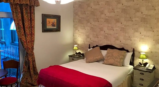Номер Classic O Donovans Hotel