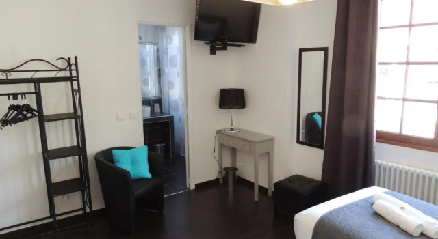 Номер Comfort Hôtel Le Tivoli Théopolis