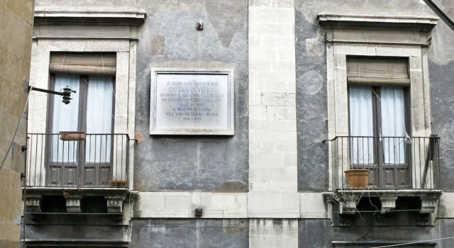 BB I Malavoglia Catania, Забронировать Отель Катания Сицилия, рядом с Городской музей Беллини