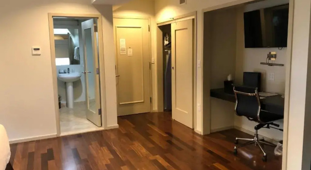Двухместный номер Standard Grand Eastonian Hotel & Suites