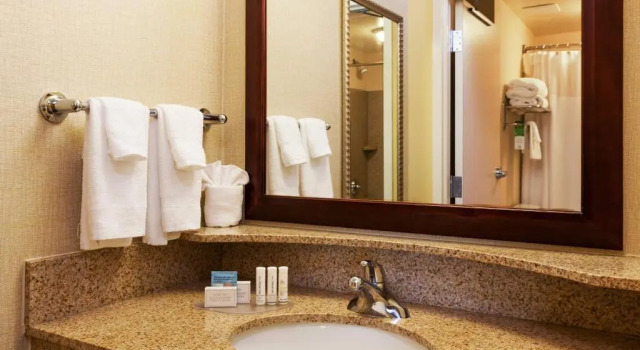 Четырёхместная студия SpringHill Suites Charlotte Lake Norman/Mooresville
