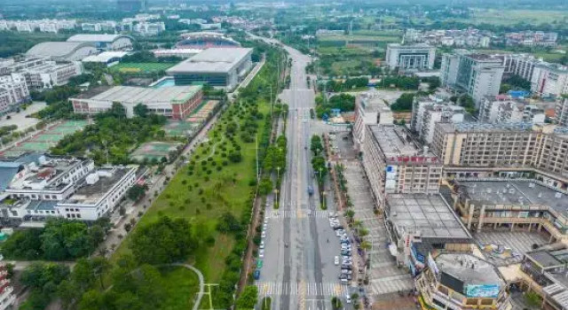 Guilin Theme Hotel (Yanshan Campus of Guangxi Normal University)