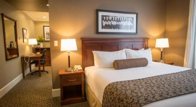 Четырёхместный номер Standard Hume Hotel & Spa