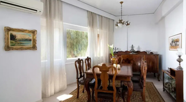 Bright stylish flat 10' walk to centre