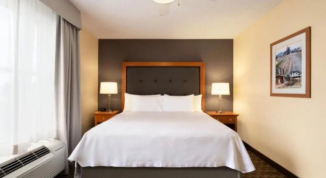 Трёхместный люкс c 1 комнатой Homewood Suites by Hilton Allentown-Bethlehem Airport