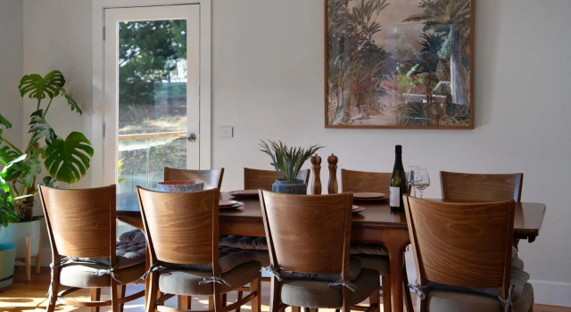Away - 4 bedroom 2 bathroom family home, Book Hotel Daylesford 