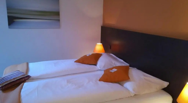 Двухместный номер Standard KH Hotel