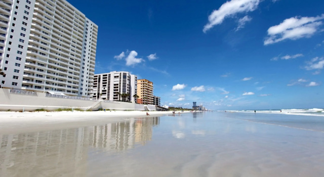 Studio Suite Queen Bed Kitchen Walk In Shower 3, Забронировать Отель Дейтона-Бич Daytona Beach Area, рядом с Церковь для автомобилей в Дейтона-Биче