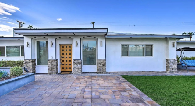 Коттедж с 4 комнатами Palm Springs Home: Casita + Fire Pit!
