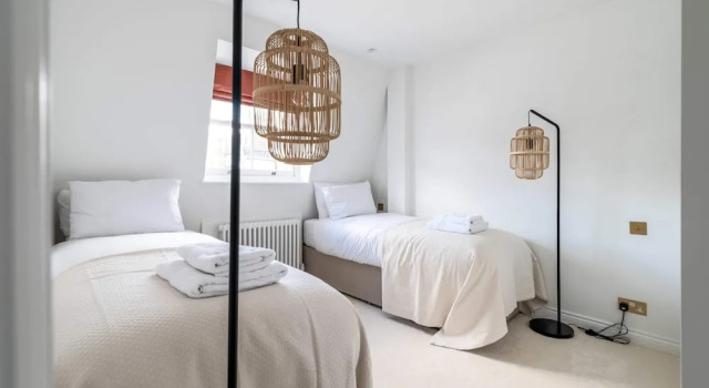 Impressive and Gorgeous Kensington Family Home