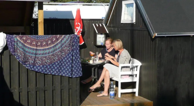 Коттедж Economy Lønstrup Camping Cottages & Rooms