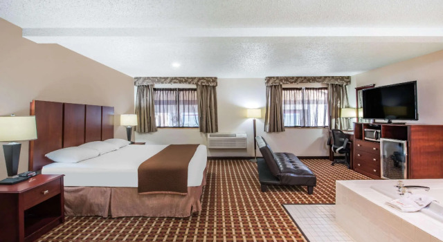 Двухместный люкс Super 8 by Wyndham Harlingen TX