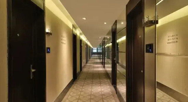 Orange Hotel (Shanghai Hongqiao Railway Station Jiuting), Varaa Hotelli Hongqiao Shanghai