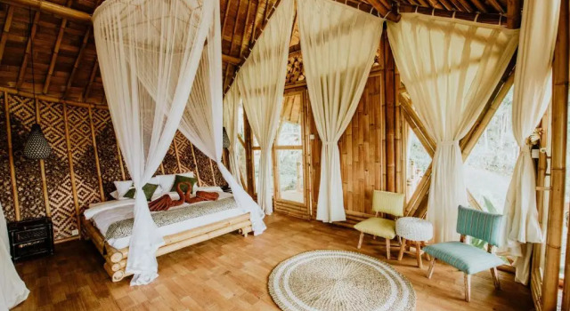 Bird Hills Bamboo House, Забронировать Гостевой дом Гостевые дома Карангасем, Гостевой дом