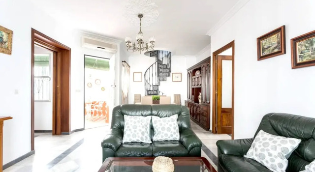House With 6 Bedrooms in Villamanrique de la Condesa, With Private Pool and Enclosed Garden Near the Beach