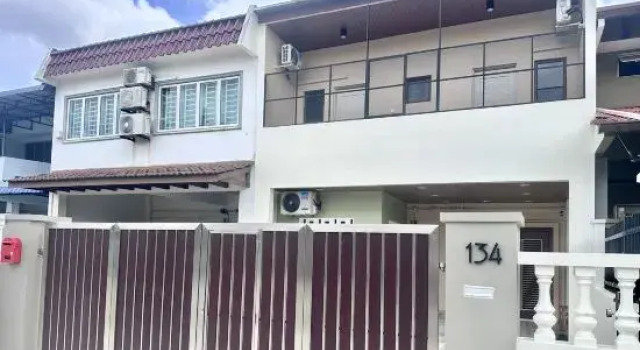 Balcony house JB Taman Sentosa 12 Pax, Book Hotel Johor Bahru Johor
