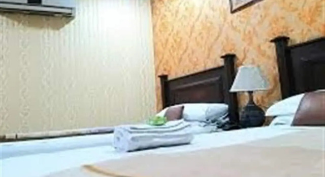 Lords Inn Hotel, Rezerwuj Hotel Hotele w Punjab Region z parkingiem, Parking