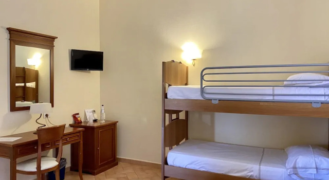 Четырёхместный номер Superior Hotel Ristorante Le Querciolaie dei Ricci