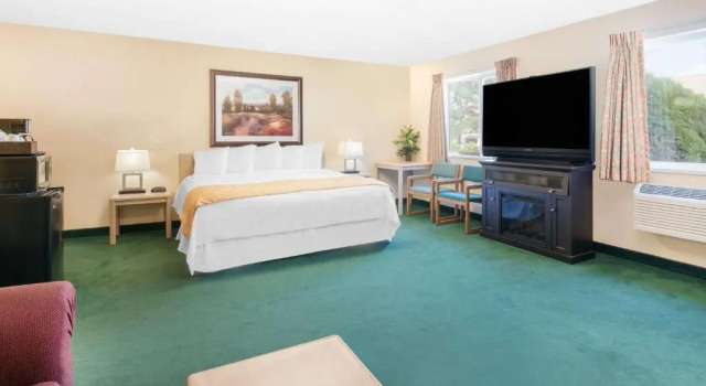 Номер Standard Days Inn & Suites by Wyndham Fargo 19th Ave/Airport Dome