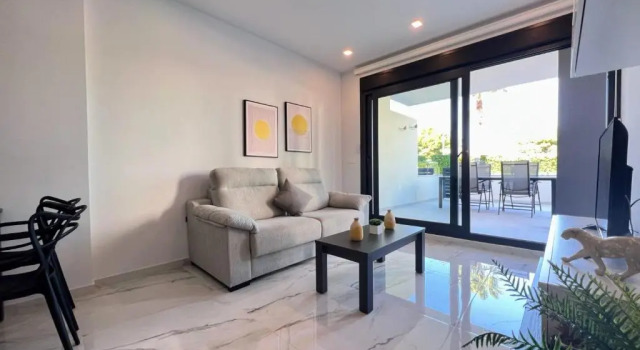 Modern Two Bedroom Ground Floor Apartment Duly7