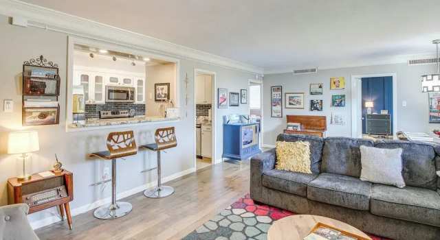 Mid-century Modern Condo on Lake Hamilton!, Buchen Sie Hotel Lake Hamilton Arkansas