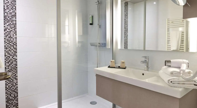 Четырёхместный семейный номер Standard Best Western Plus Metz Technopole