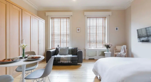 Charming London City Apartment