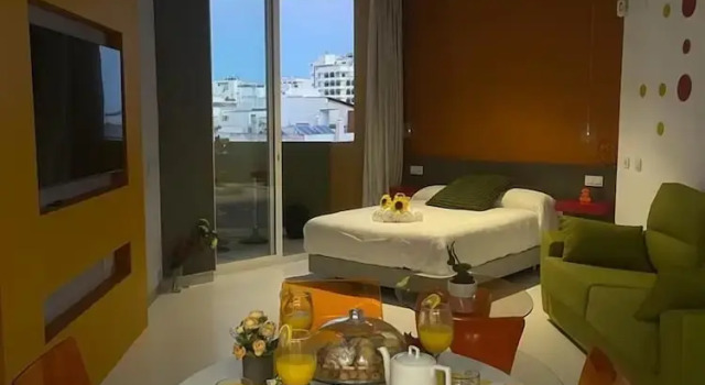Студия Deluxe LAHOLA Glam Suites