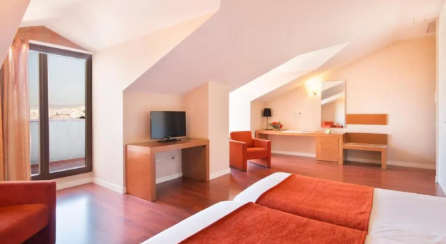 Двухместный номер Standard Hotel Granada Palace, Affiliated by Melia