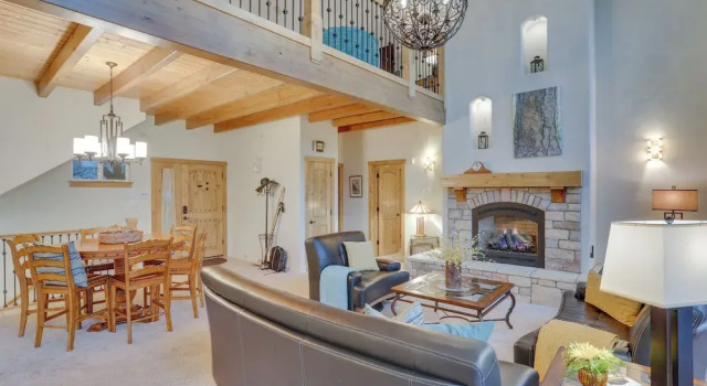 Beautiful Lake Arrowhead Cabin w/ EV Charger