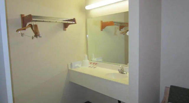 Четырёхместный номер Standard Beachview Inn