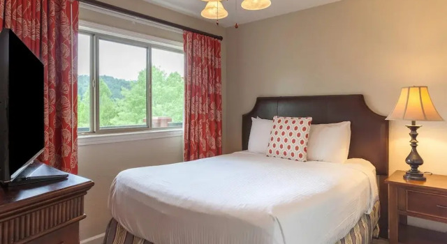 Люкс с 2 комнатами с балконом Hilton Vacation Club MountainLoft Gatlinburg
