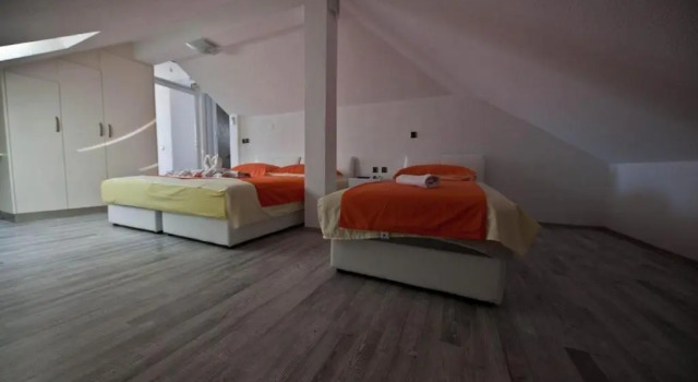 Трёхместный номер Standard Мансарда с балконом и с видом на море Aldino Rooms