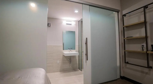 Двухместный номер для гостей с ограниченными возможностями SOVA Micro-Room & Social Hotel