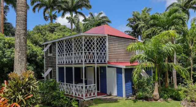 Коттедж с балконом Hermitage Nevis