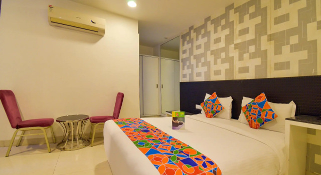 Люкс Fabhotel Singh Suites