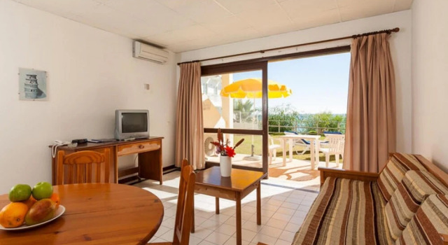 Fantastic Apartments 1 Bedroom, Забронировать Апартаменты/квартира Апартаменты Ольюш-ди-Агуа, рядом с Пляж Ольюш-ди-Агуа, Апартаменты/квартира