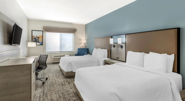 Четырёхместный номер Standard Best Western Plus Airport Inn & Suites
