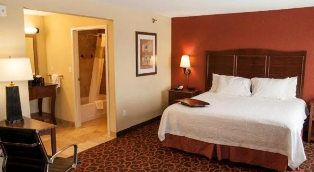 Двухместный номер Deluxe Hampton Inn & Suites Aberdeen