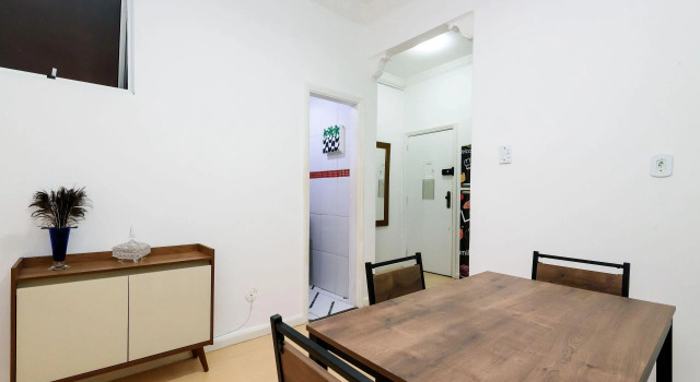 1 Quarto 150m da Praia de Copacabana | PJ 145/1106