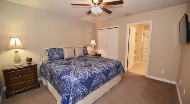 7825 The Windsor House 6 Bedroom by Florida Star, Book Feriehus Hoteller i Four Corners med pool, Swimmingpool