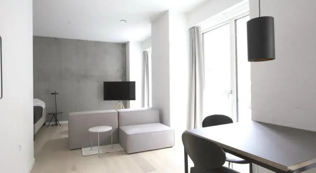Cool Studio Apartment w Private Terrace - 219