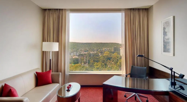 Двухместный номер Superior с видом на горы JW Marriott Pune