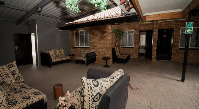 Dunwoodie Travel Lodge, Boek Hotel Hotels in Gauteng met parkeren, Parkeren