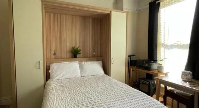 Room in family home near Penny Lane Liverpool, Забронировать Отель Отели Англии 3 звезды, 3*