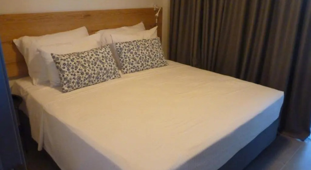 Люкс с видом на сад Comfort Suites & Rooms